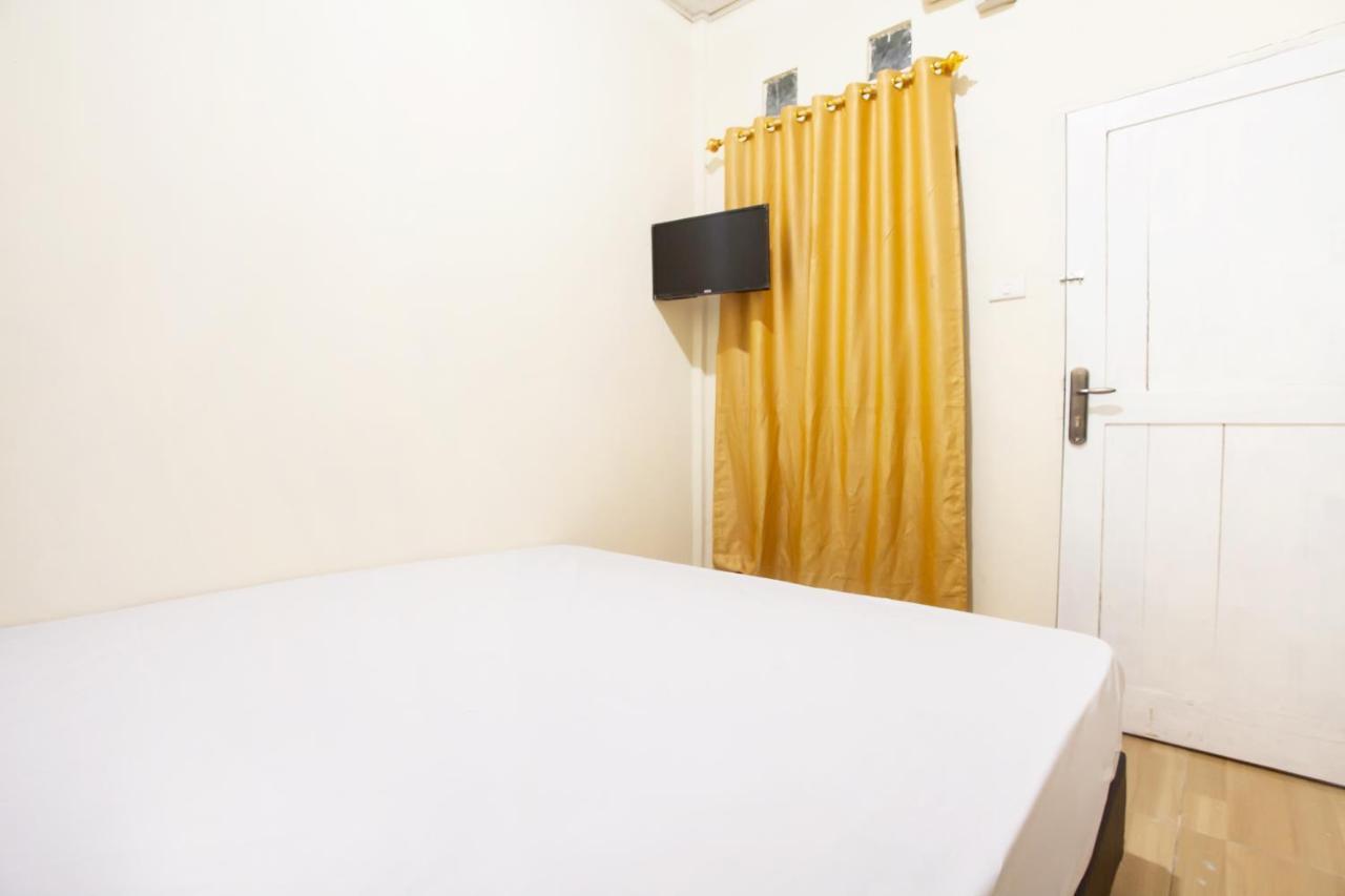 Oyo Life 2601 Residence Damai Helvetia Pulauberayan Exterior photo